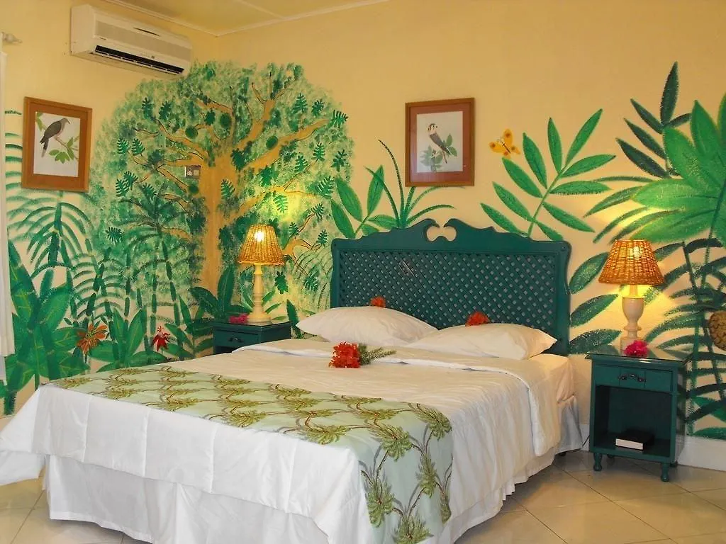 **  נגריל Bar-B-Barn Beach Hotel ג'מייקה