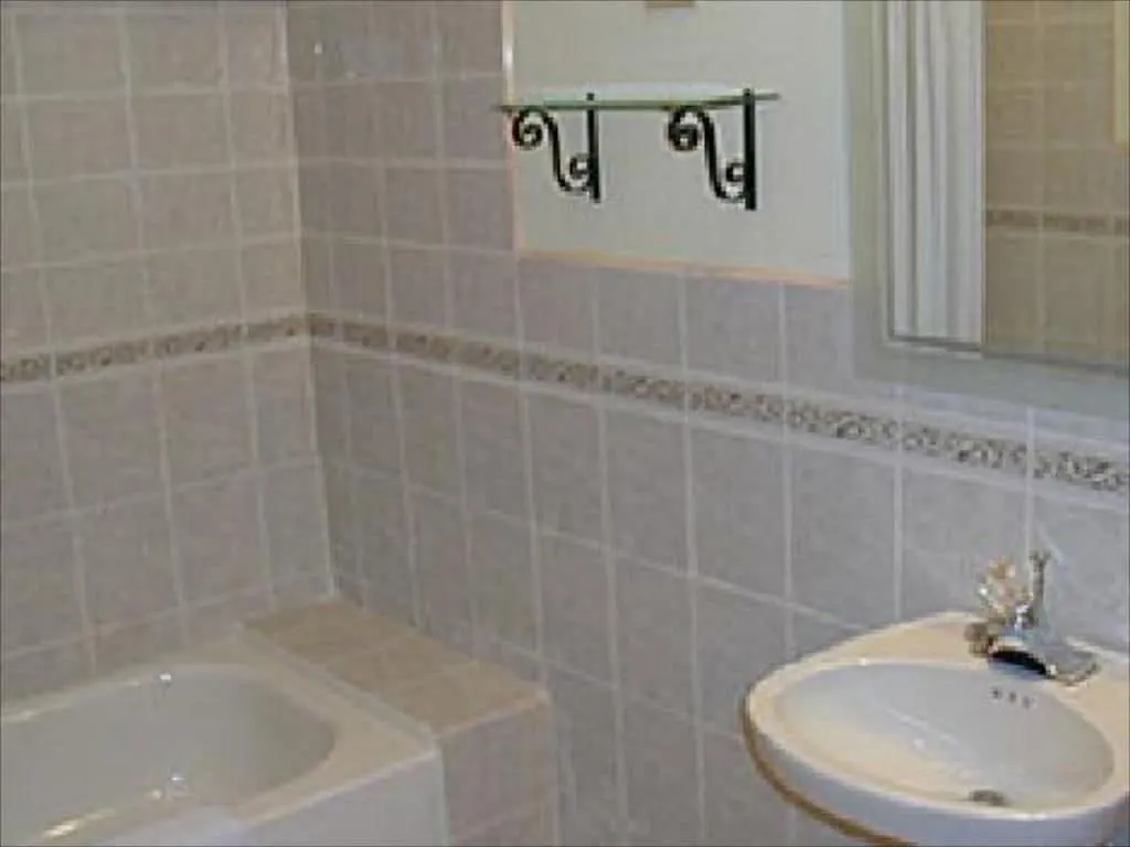 נגריל Bar-B-Barn Beach Hotel 2*,