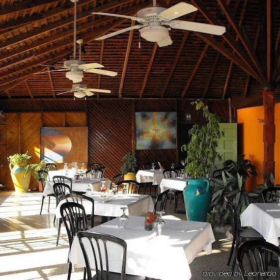 נגריל Bar-B-Barn Beach Hotel 2*,