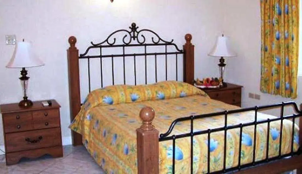 נגריל Bar-B-Barn Beach Hotel