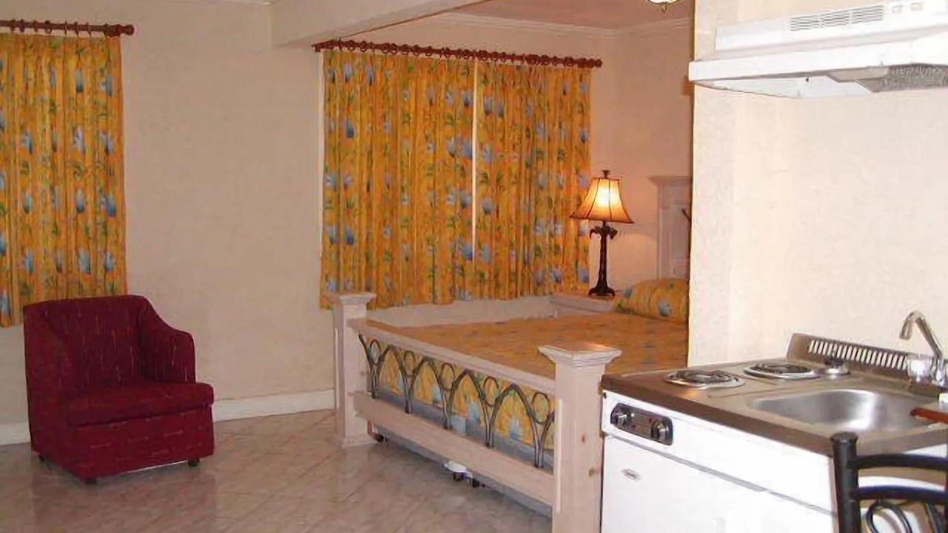 Bar-B-Barn Beach Hotel Negril