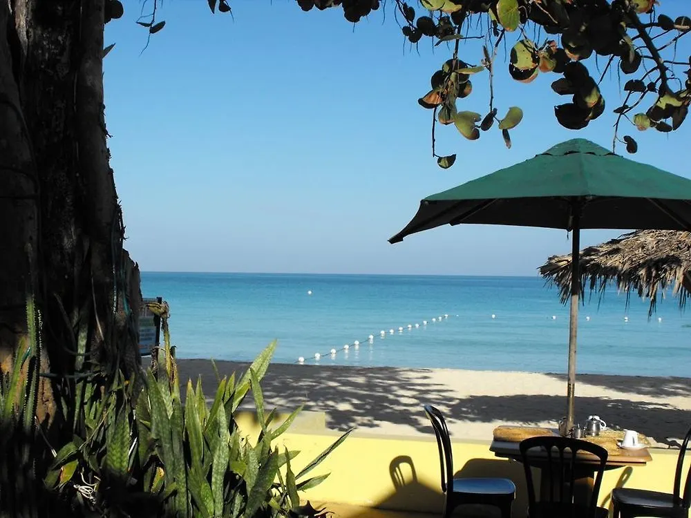 Bar-B-Barn Beach Hotel Negril