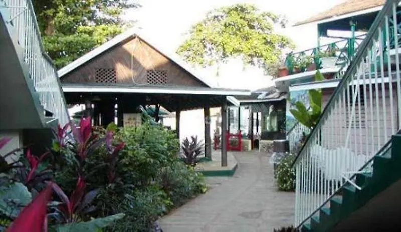 Bar-B-Barn Beach Hotel Negril