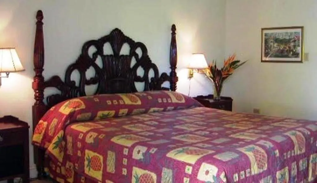 **  Bar-B-Barn Beach Hotel Negril Jamaica