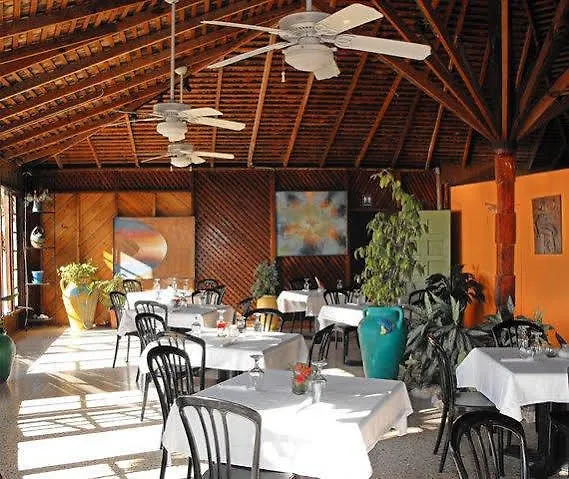 Bar-B-Barn Beach Hotel Negril